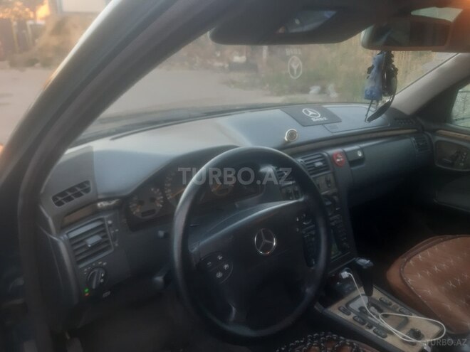 Mercedes E 220 2000, 396,800 km - 2.2 л - Bakı