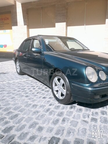 Mercedes E 220 2000, 396,800 km - 2.2 л - Bakı