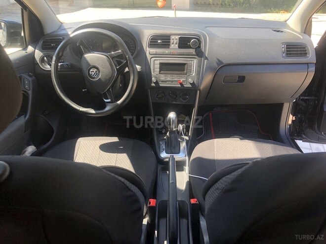 Volkswagen Polo 2018, 105,000 km - 1.6 l - Bakı