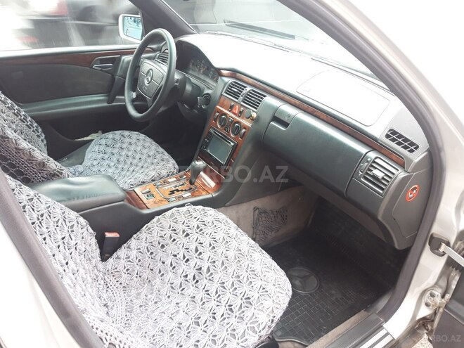 Mercedes E 200 1999, 253,000 km - 2.0 l - Bakı