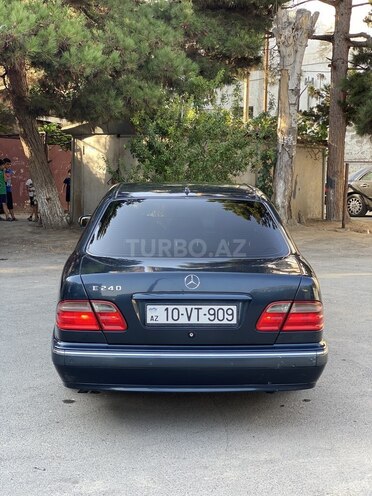 Mercedes E 240 2000, 194,000 km - 2.6 l - Bakı