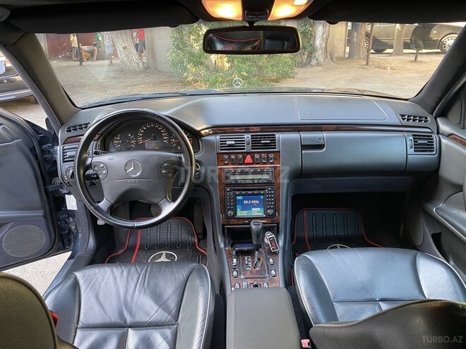 Mercedes E 240 2000, 194,000 km - 2.6 l - Bakı