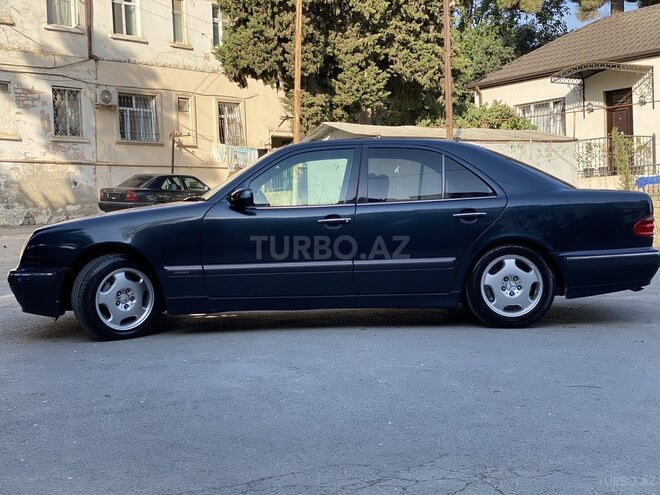 Mercedes E 240 2000, 194,000 km - 2.6 l - Bakı