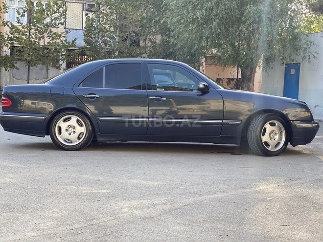 Mercedes E 240 2000, 194,000 km - 2.6 l - Bakı