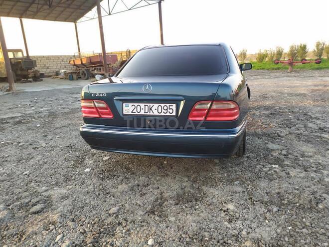 Mercedes E 240 1999, 229,460 km - 2.4 л - Zərdab