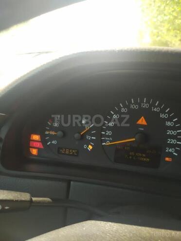 Mercedes E 240 1999, 229,460 km - 2.4 л - Zərdab