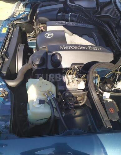 Mercedes E 240 1999, 229,460 km - 2.4 л - Zərdab