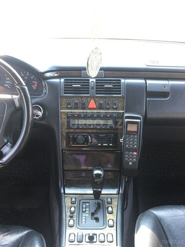 Mercedes E 320 1997, 242,500 km - 3.2 l - Bakı