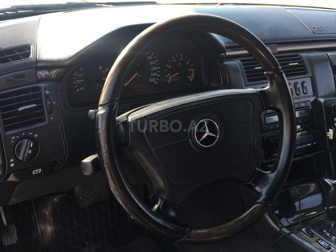 Mercedes E 320 1997, 242,500 km - 3.2 l - Bakı