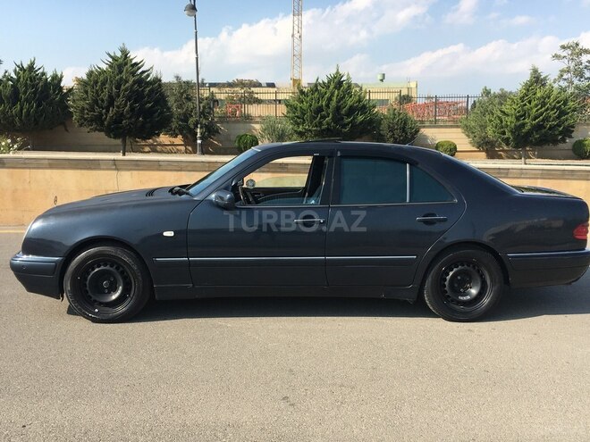 Mercedes E 320 1997, 242,500 km - 3.2 l - Bakı