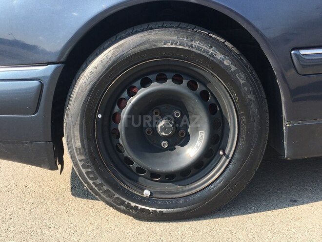 Mercedes E 320 1997, 242,500 km - 3.2 l - Bakı