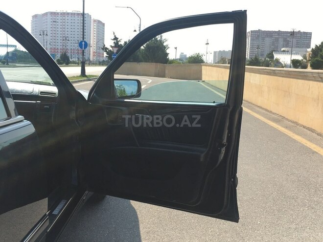 Mercedes E 320 1997, 242,500 km - 3.2 l - Bakı
