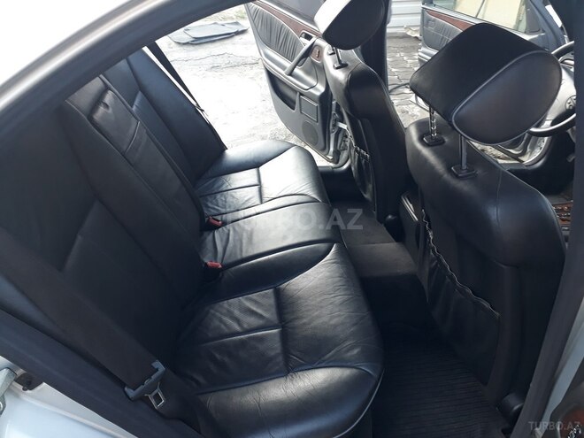 Mercedes E 220 2001, 450,000 km - 2.2 л - Tovuz