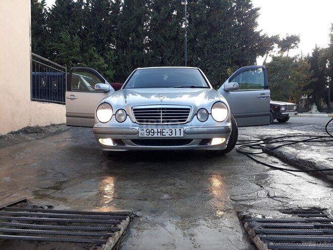 Mercedes E 220 2001, 450,000 km - 2.2 л - Tovuz