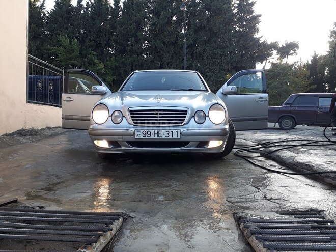 Mercedes E 220 2001, 450,000 km - 2.2 л - Tovuz
