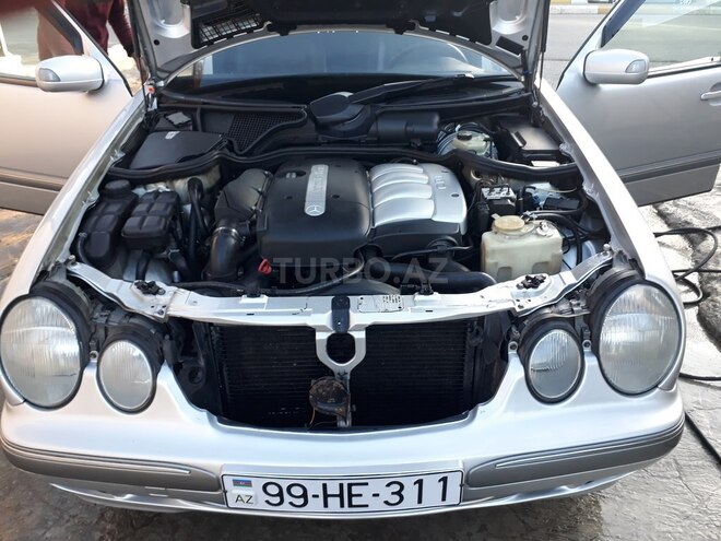 Mercedes E 220 2001, 450,000 km - 2.2 л - Tovuz
