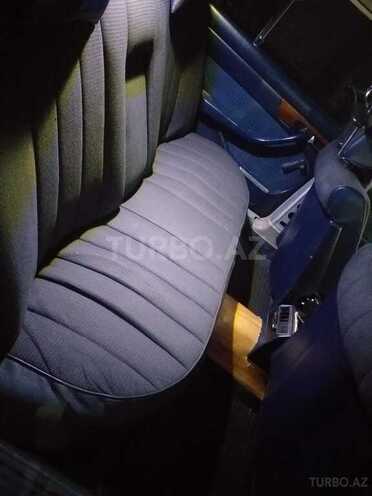 Mercedes E 250 1980, 256,478 km - 2.5 л - Sumqayıt