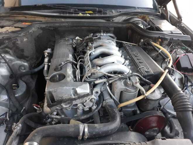 Mercedes E 250 1980, 256,478 km - 2.5 л - Sumqayıt