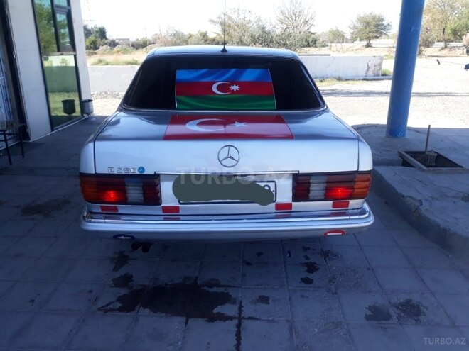 Mercedes E 250 1980, 256,478 km - 2.5 л - Sumqayıt