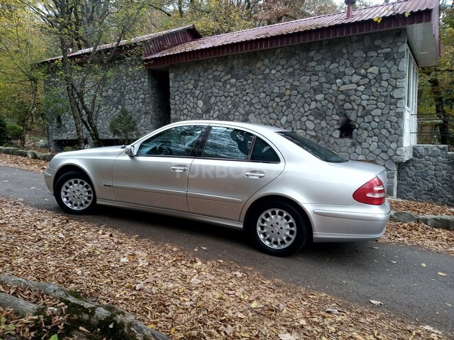 Mercedes E 240 2005, 215,000 km - 2.6 л - Oğuz
