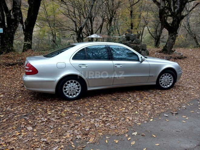 Mercedes E 240 2005, 215,000 km - 2.6 л - Oğuz
