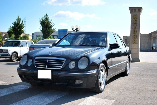 Mercedes E 320 2000, 256,000 km - 3.2 l - Saatlı