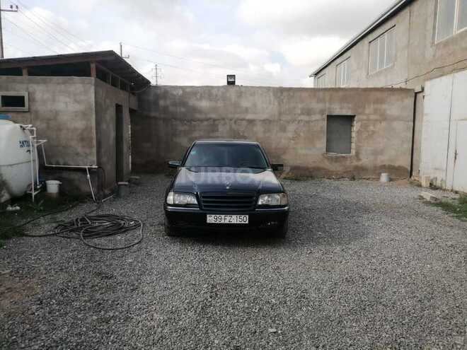 Mercedes C 230 1998, 299,999 km - 2.3 l - 