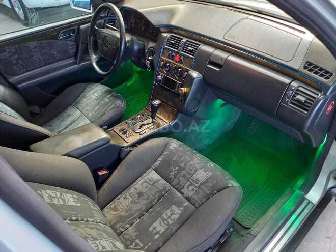 Mercedes E 200 1998, 289,023 km - 2.0 l - Göygöl