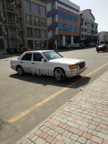 Mercedes E 200 1992, 320,000 km - 2.0 l - Sumqayıt