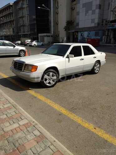 Mercedes E 200 1992, 320,000 km - 2.0 l - Sumqayıt