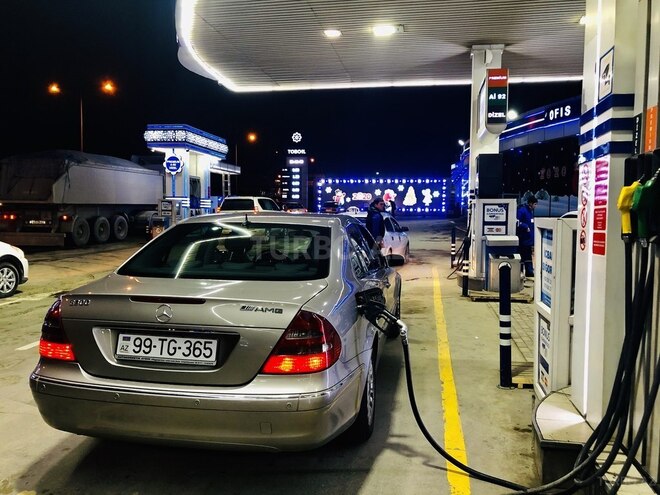 Mercedes E 270 2005, 374,000 km - 2.7 l - Bakı