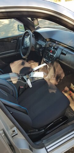 Mercedes E 290 1996, 350,000 km - 2.9 l - Yevlax