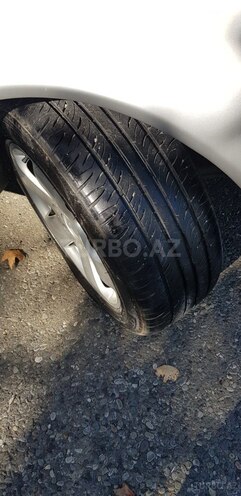 Mercedes E 290 1996, 350,000 km - 2.9 l - Yevlax