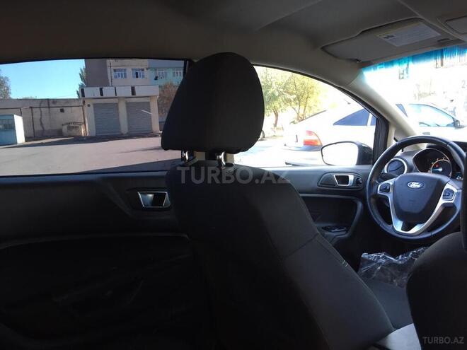 Ford Fiesta 2015, 82,000 km - 1.6 l - Sumqayıt