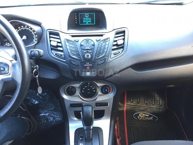 Ford Fiesta 2015, 82,000 km - 1.6 l - Sumqayıt
