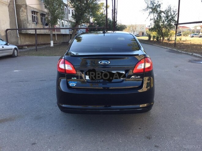 Ford Fiesta 2015, 82,000 km - 1.6 l - Sumqayıt