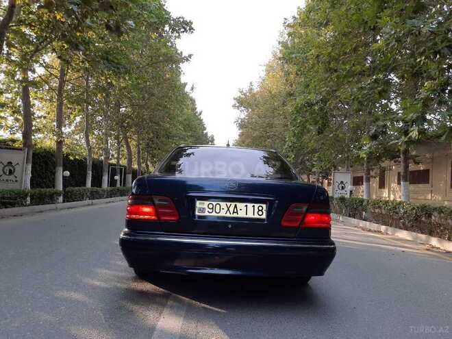 Mercedes E 240 1999, 345,000 km - 2.4 l - Bakı