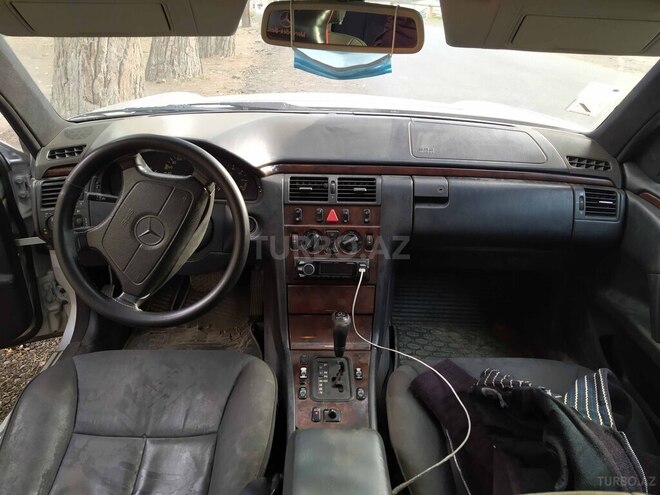 Mercedes E 230 1997, 364,149 km - 2.3 l - Mingəçevir