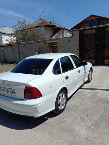 Opel Vectra 2001, 405,000 km - 1.8 l - Quba