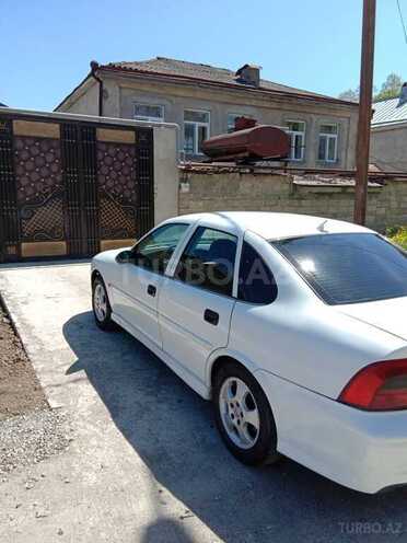 Opel Vectra 2001, 405,000 km - 1.8 l - Quba
