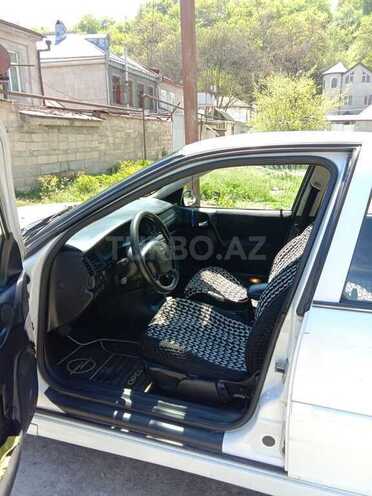 Opel Vectra 2001, 405,000 km - 1.8 l - Quba