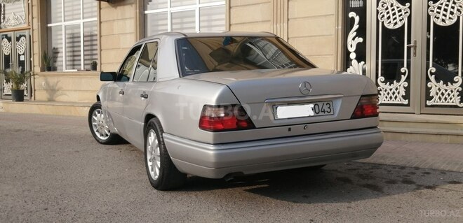 Mercedes E 220 1994, 415,000 km - 2.2 l - Bakı