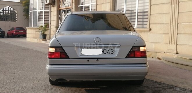 Mercedes E 220 1994, 415,000 km - 2.2 l - Bakı