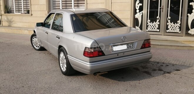 Mercedes E 220 1994, 415,000 km - 2.2 l - Bakı