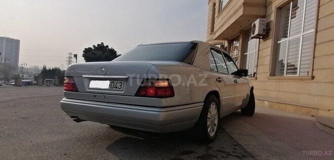 Mercedes E 220 1994, 415,000 km - 2.2 l - Bakı