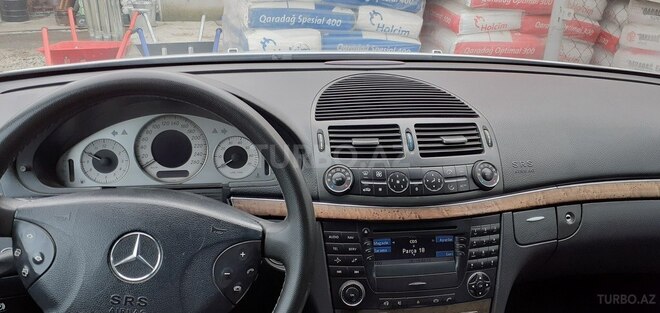 Mercedes E 320 2002, 131,000 km - 3.2 l - Neftçala