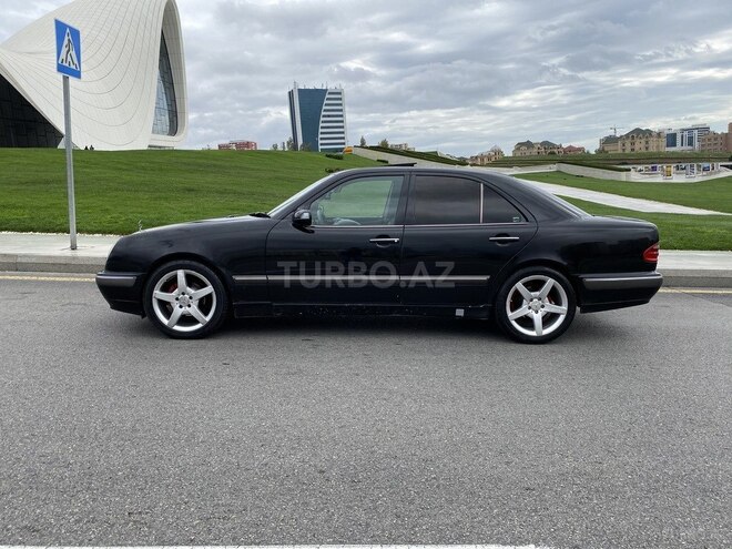 Mercedes E 240 2001, 247,000 km - 2.4 l - Bakı
