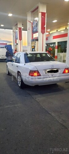 Mercedes E 220 1995, 252,000 km - 2.2 l - Bakı