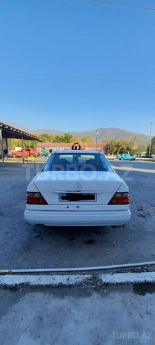 Mercedes E 220 1995, 252,000 km - 2.2 l - Bakı