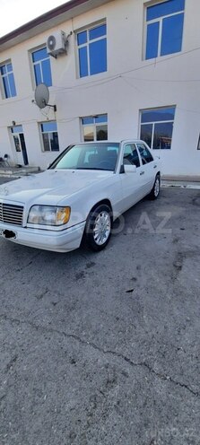 Mercedes E 220 1995, 252,000 km - 2.2 l - Bakı